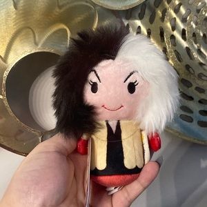 Hallmark Itty Bittys - Cruella de Vil 🖤🤍❤️